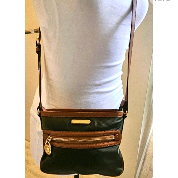 Michael Kors Kempton Forest Green Nylon & Brown Leather Crossbody Shoulder Bag - Picture 1 of 8